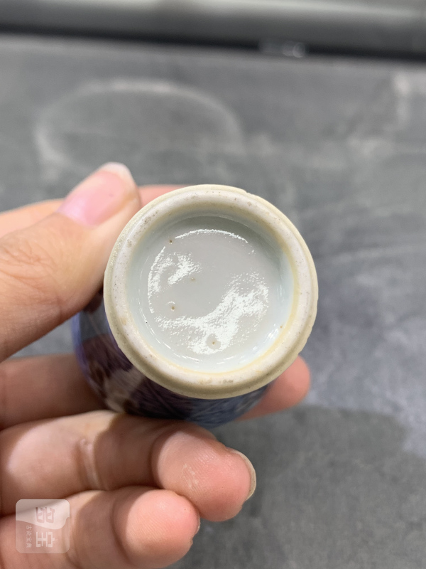 清中期青花釉里红缠枝花卉纹鼻烟壶 - 图7